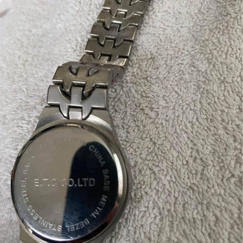 Young Man's Swiss Army Watch - Picture 3 of 3